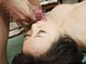 本番エステに売られた不幸な借金まみれの美巨乳妻 華山美玲　サンプル画像03